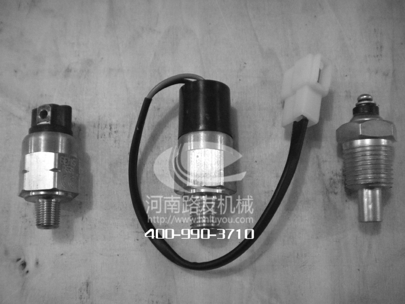 XK.COM星空体育(中国)科技公司压路机配件---传感器