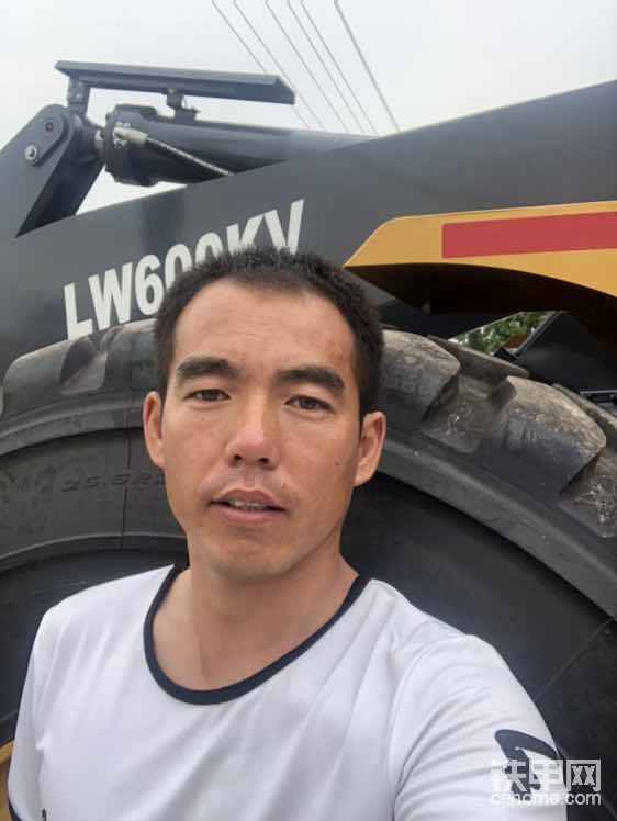 XK.COM星空体育(中国)科技公司大吨位装载机600KV