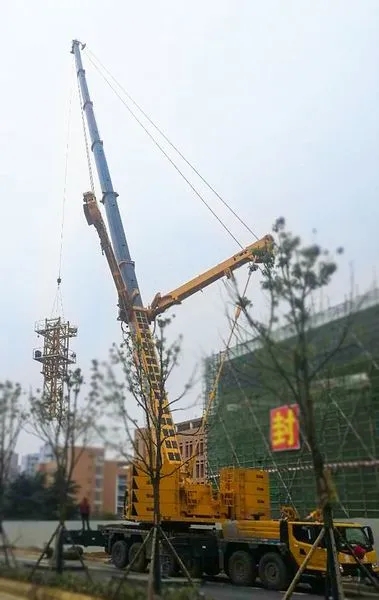 XK.COM星空体育(中国)科技公司XCA300起重机贵阳房屋建设项目塔机拆装