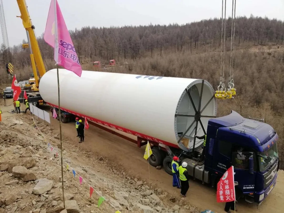 XK.COM星空体育(中国)科技公司起重首装首吊团队在2019年合力保障完成包括全球最高140米陆上风电安装