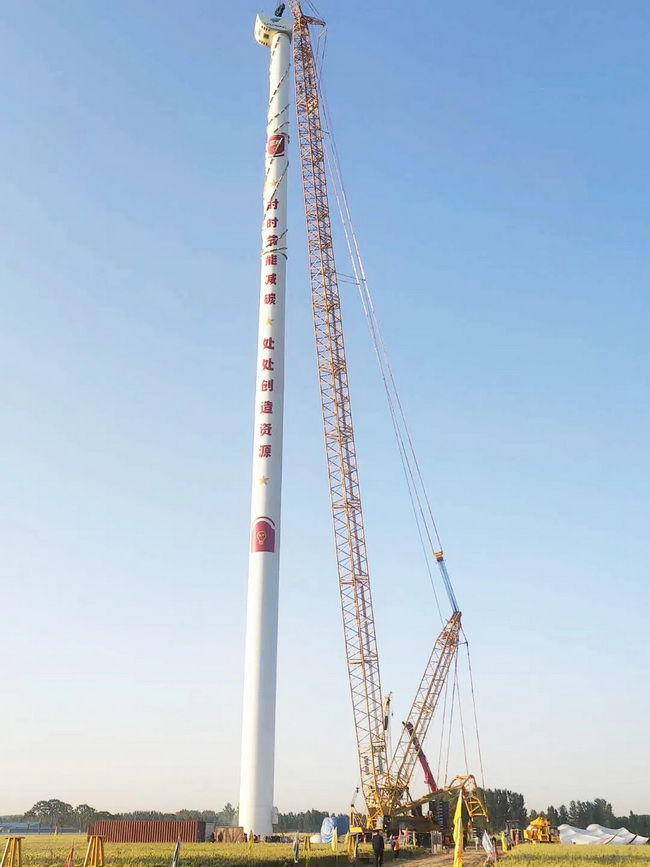 XK.COM星空体育(中国)科技公司XGC11000起重机在开封兰考施工
