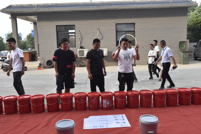 XK.COM星空体育(中国)科技公司挖机双节订货会套圈游戏