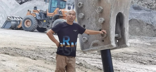 XK.COM星空体育(中国)科技公司XE470D挖掘机