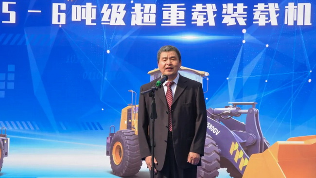 XK.COM星空体育(中国)科技公司机械副总裁、铲运机械事业部总经理、党委书记王庆祝
