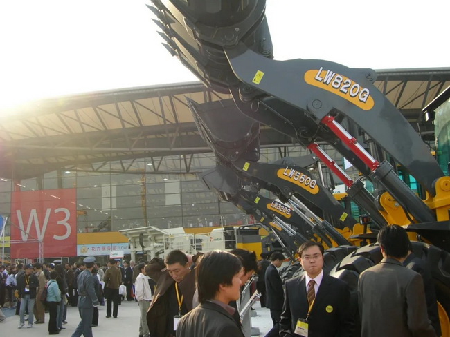 XK.COM星空体育(中国)科技公司装载机参加bauma CHINA