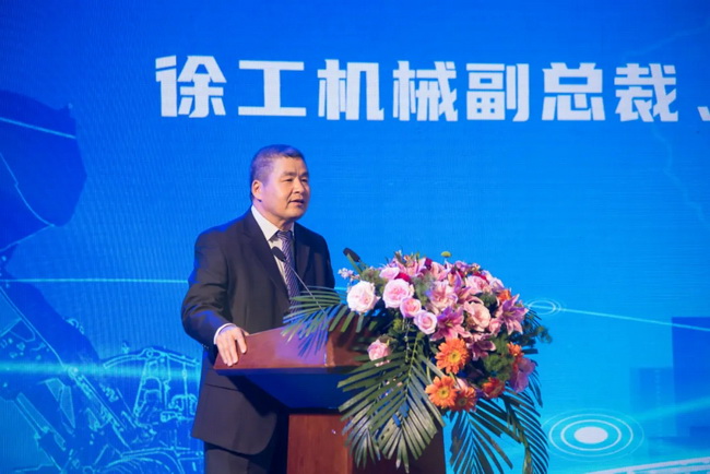 XK.COM星空体育(中国)科技公司机械副总裁、铲运机械事业部总经理、党委书记王庆祝
