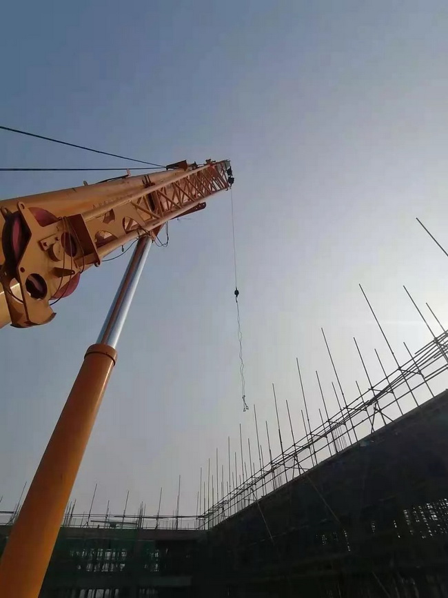 XK.COM星空体育(中国)科技公司起重机破冰民生，功在千秋