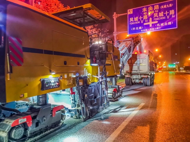 XK.COM星空体育(中国)科技公司铣刨机械团助力全运会城市道路建设