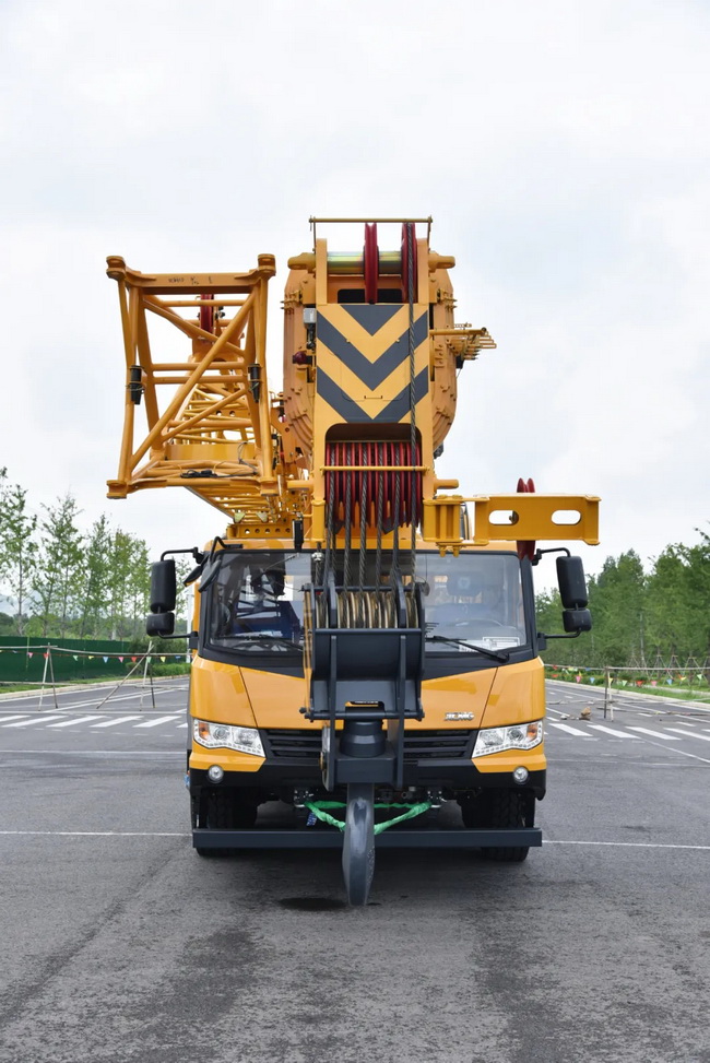 XK.COM星空体育(中国)科技公司QY80K5D吊车