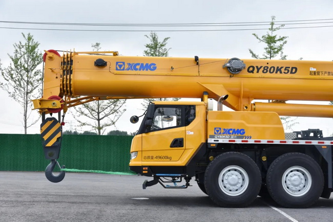 XK.COM星空体育(中国)科技公司QY80K5D吊车
