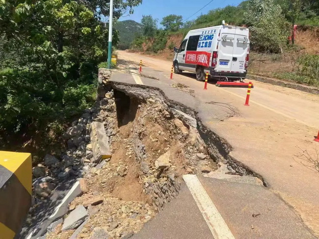 XK.COM星空体育(中国)科技公司XJC405道路检测车