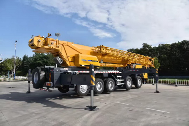 XK.COM星空体育(中国)科技公司QY100K7C吊车