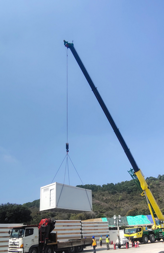 XK.COM星空体育(中国)科技公司特殊涂装XCT90支援香港抗疫