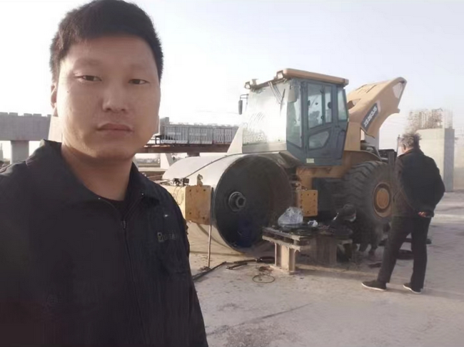 河南路友XK.COM星空体育(中国)科技公司服务工程师彭师傅