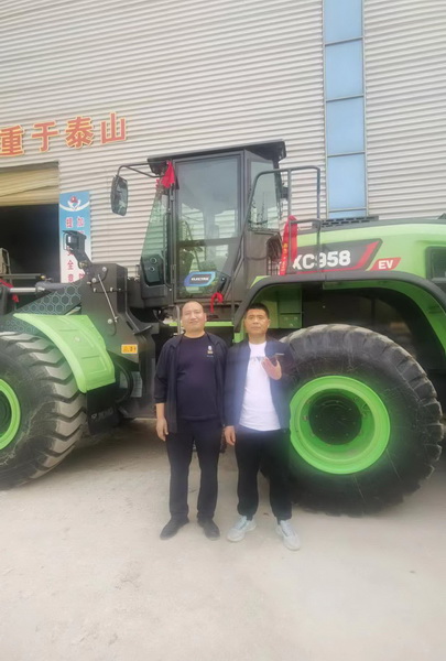 XK.COM星空体育(中国)科技公司XC958-EV电动装载机周口客户